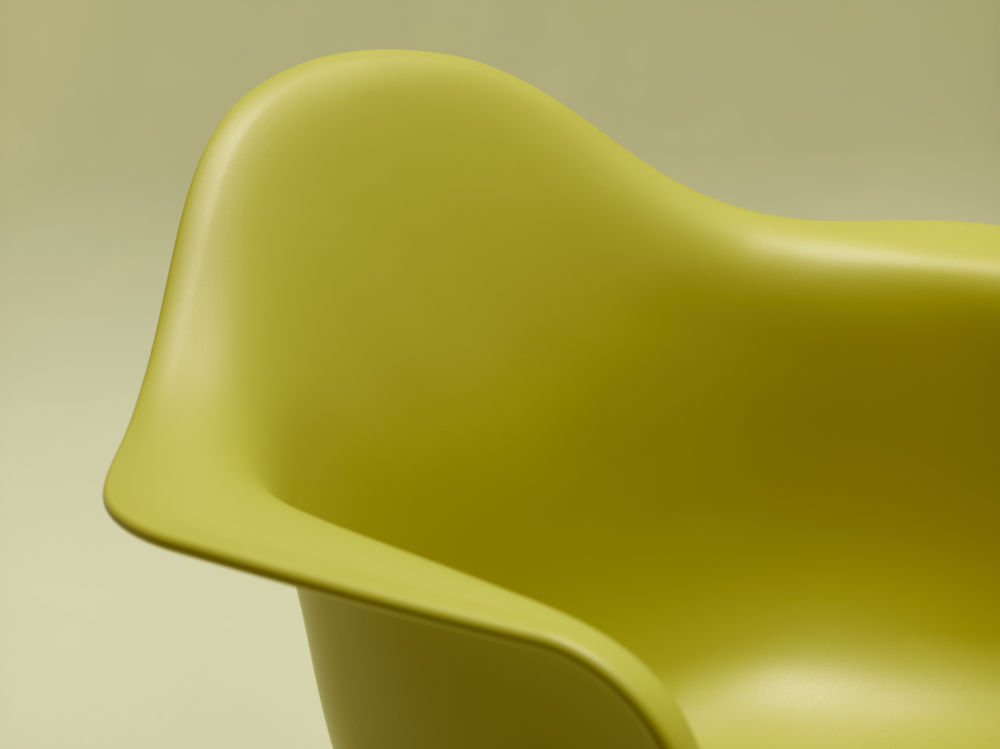 Eames Plastic Armchair - Detail